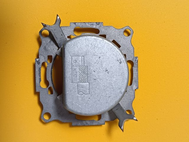 Toma de televisión ABB Niessen