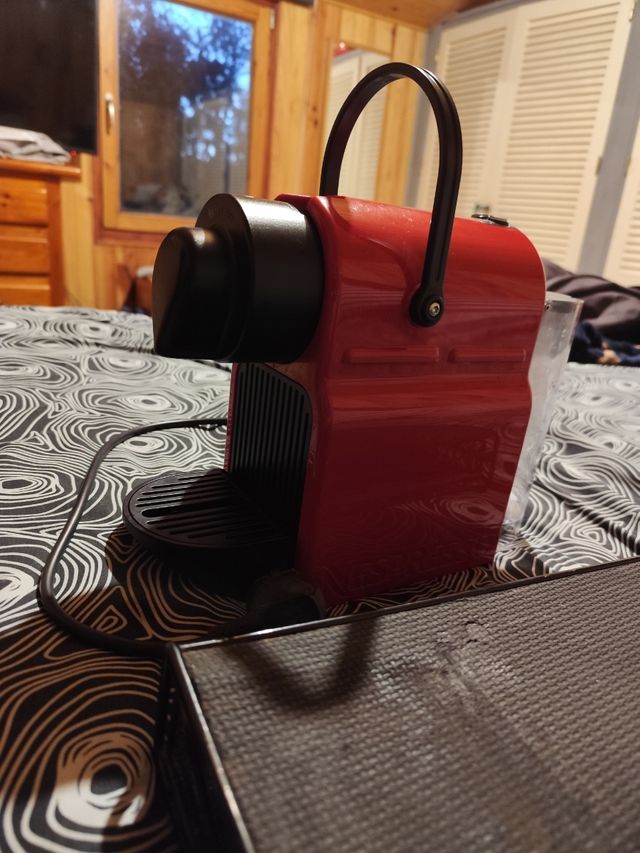 Cafetera Krups Nespresso Inissia XN1005 atascada 