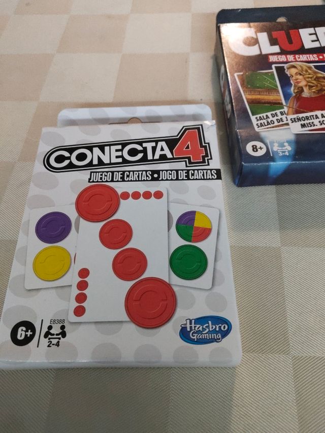 Varios juegos de mesa .