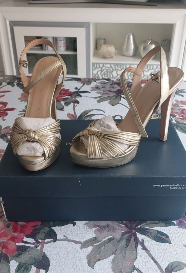 Sandalias PEDRO MIRALLES doradas