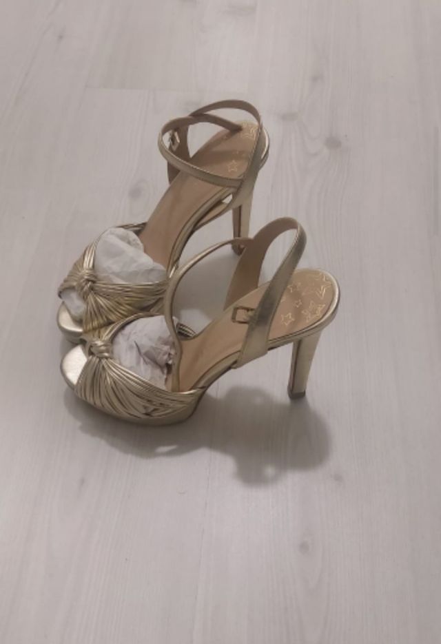 Sandalias PEDRO MIRALLES doradas