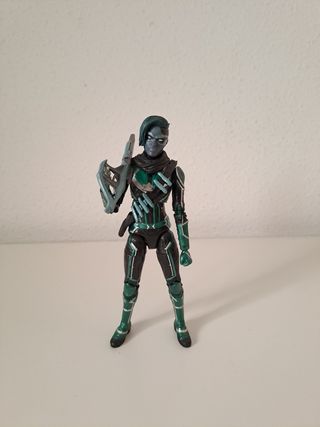 Figura Captain Marvel Yon Rogg y regalo