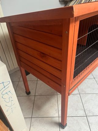 Conigliera da esterno ed interno in legno