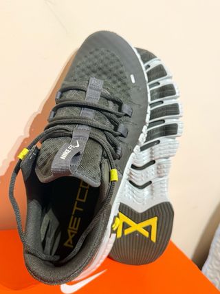 Nike free metcon 5 talla 42.5 verde