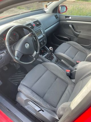 Volkswagen Golf 2004