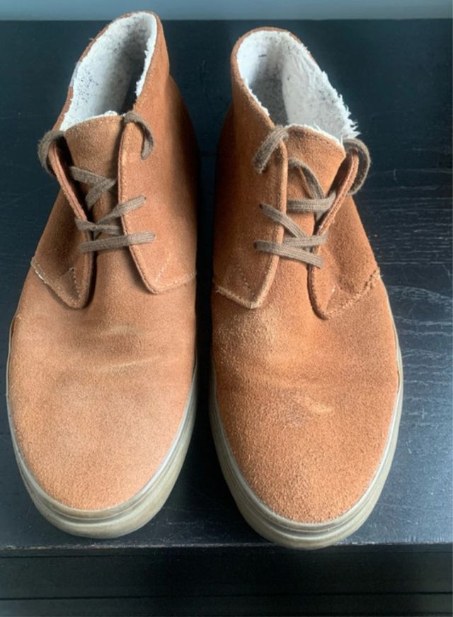 Zapatos ante y borreguito Vans