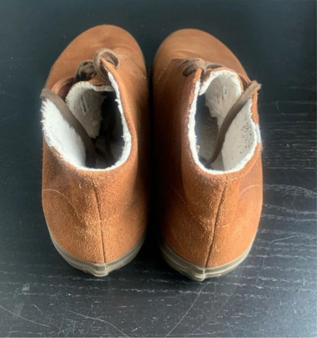 Zapatos ante y borreguito Vans