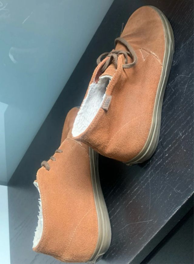Zapatos ante y borreguito Vans