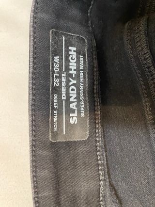 Pantalón vaquero negro