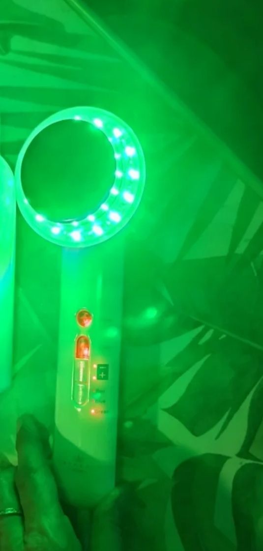 Maquina de Belleza ultrasónico EMS