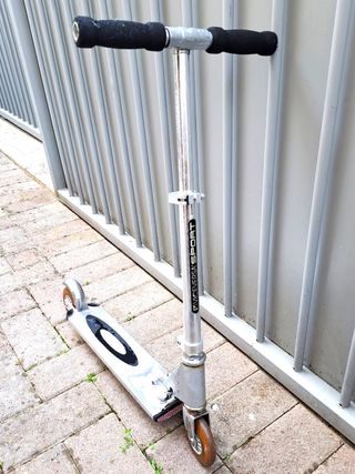 Monopattino; Metallo; Freno a piede