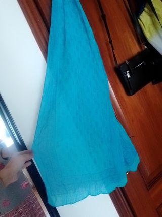 Bufanda azul.