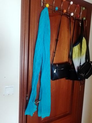Bufanda azul.
