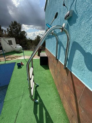 Escalera piscina