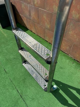 Escalera piscina