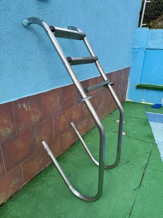 Escalera piscina