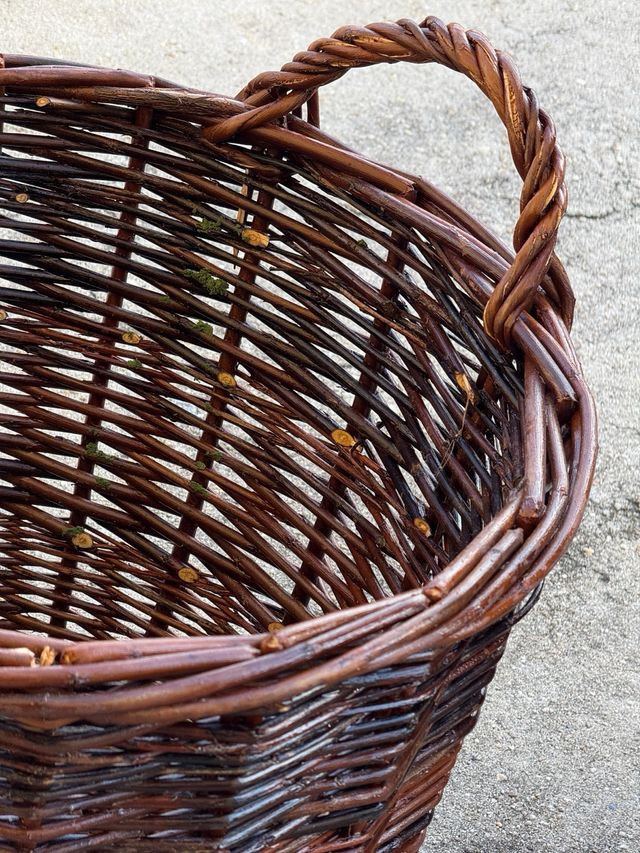 6 cestos de vime castanhos