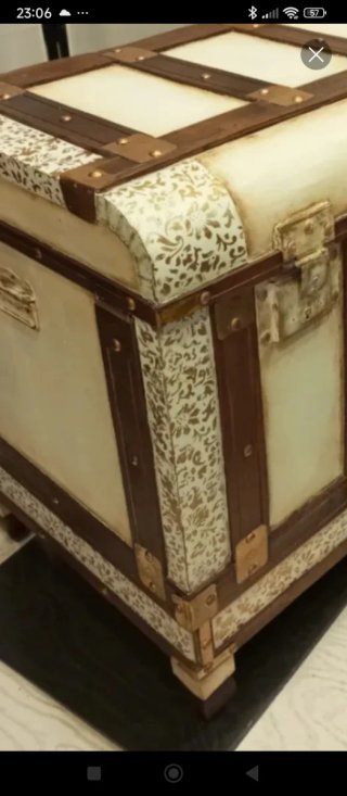 BAÚL ANTIGUO PINTADO A MANO