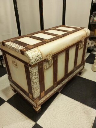 BAÚL ANTIGUO PINTADO A MANO