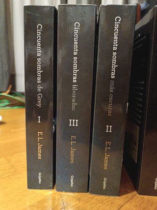 5 libros CINCUENTA SOMBRAS DE GREY