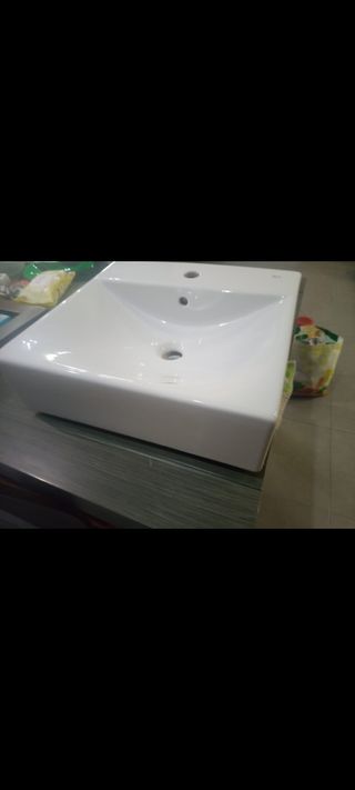 Lavabo nuevo . roca 