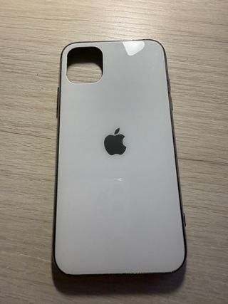 Carcasa Iphone 11 blanca con logo