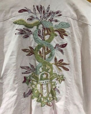 Camisa Bordado Espalda