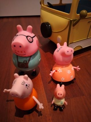 Autocaravana Peppa Pig y muñecos