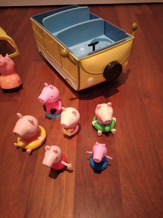 Autocaravana Peppa Pig y muñecos