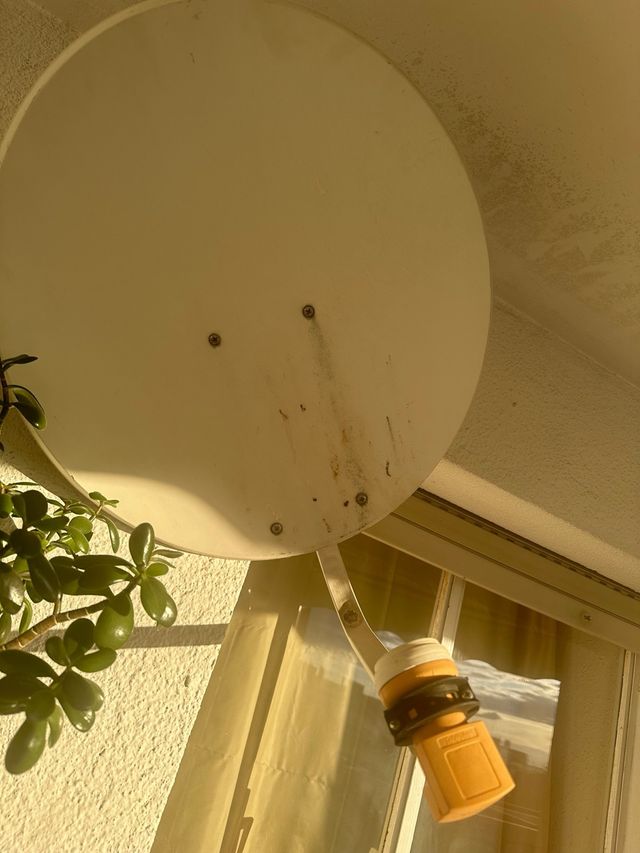 Antena parabolica TV