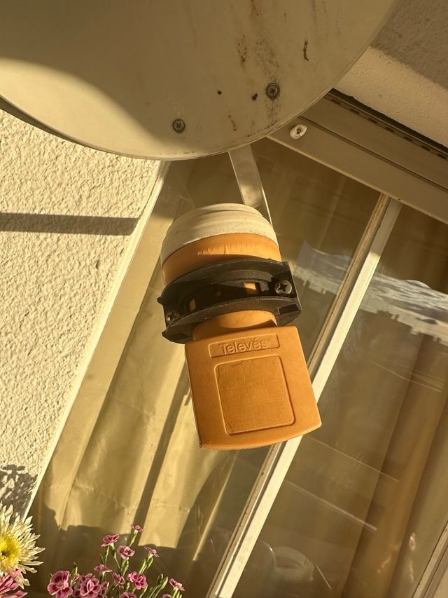 Antena parabolica TV