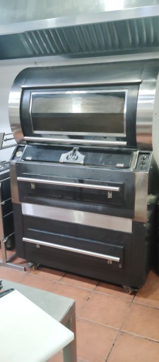 Horno de carbon o leña para pollos asado
