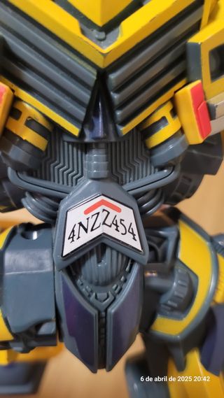 Transformers 4NZZ454 de 27 cm y regalo 1 pequeño