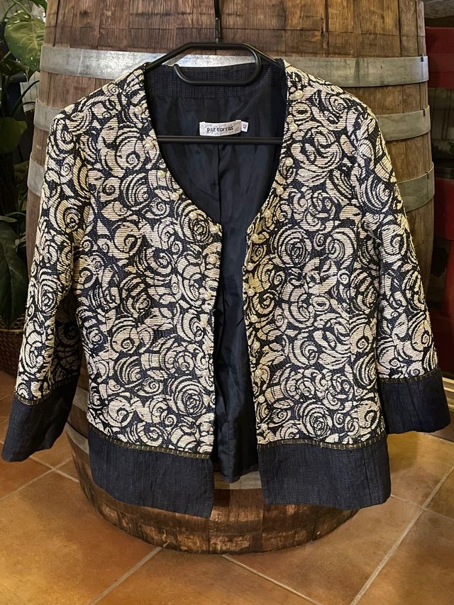Chaqueta de la marca Paz Torras  Talla 42