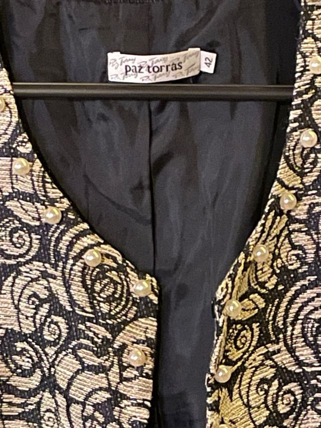 Chaqueta de la marca Paz Torras  Talla 42