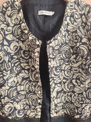 Chaqueta de la marca Paz Torras  Talla 42