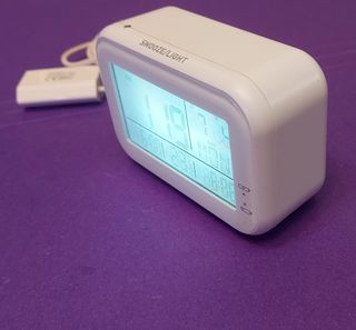 Despertador USB con sensor de iluminación