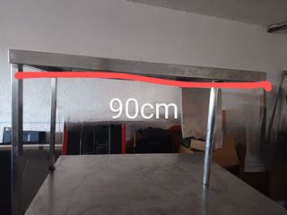 Mesa mural de acero inoxidable con estante