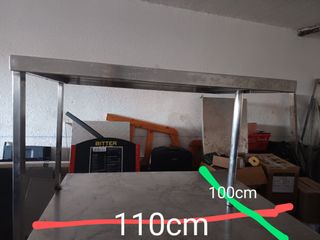 Mesa mural de acero inoxidable con estante