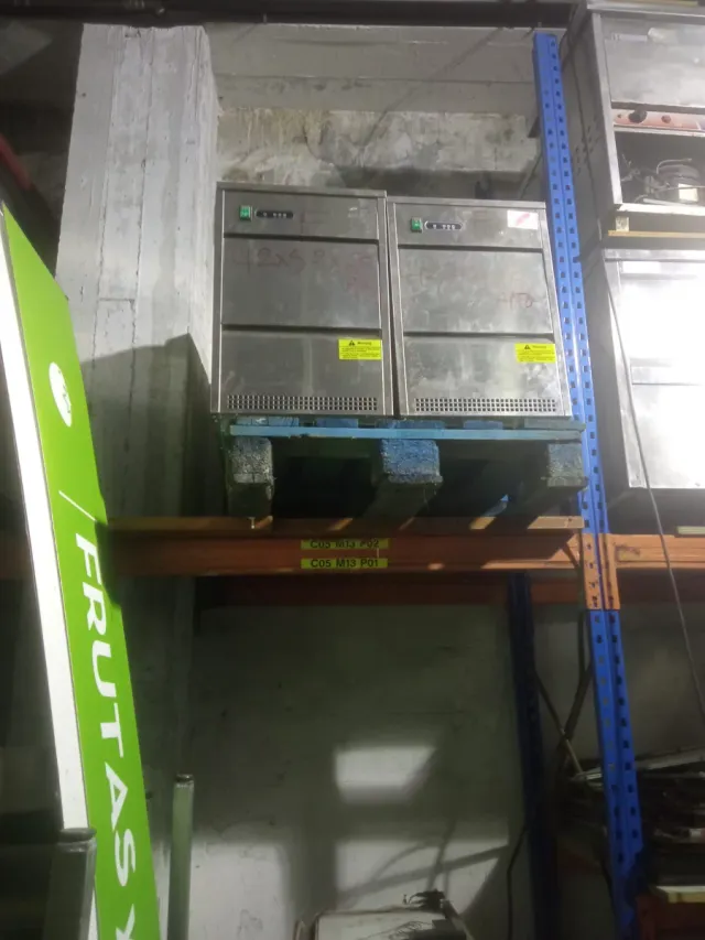 Frigorifero per due vassoi per il pane