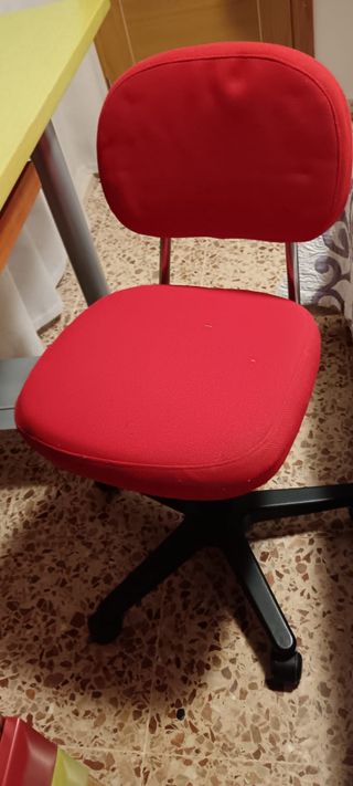 Escritoro y silla de estudio