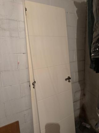2 PUERTAS DE BAÑO