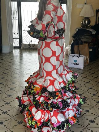Traje de flamenca coral lunares