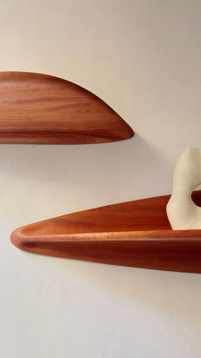 Conjunto estantes cedro africano diseno