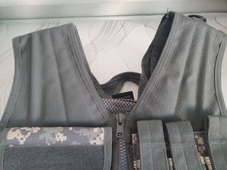 Chaleco tactico mil-tec/airsoft.