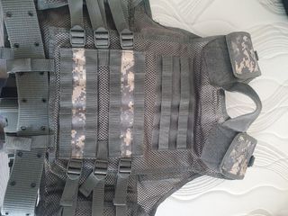Chaleco tactico mil-tec/airsoft.