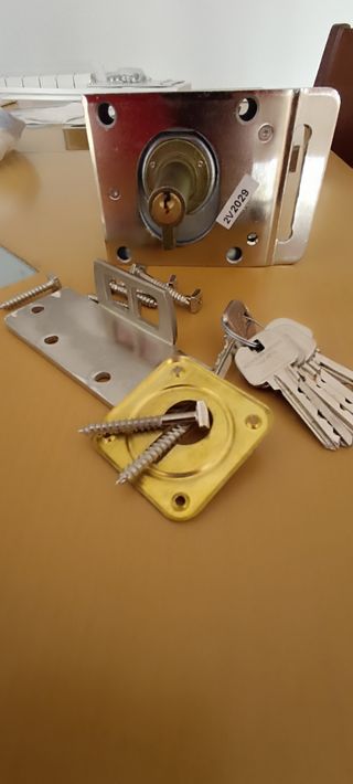 Pany  .... Cerradura