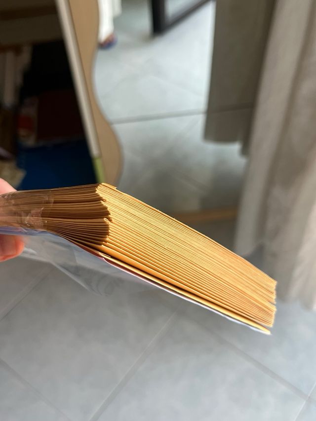 Buste gialle gommate