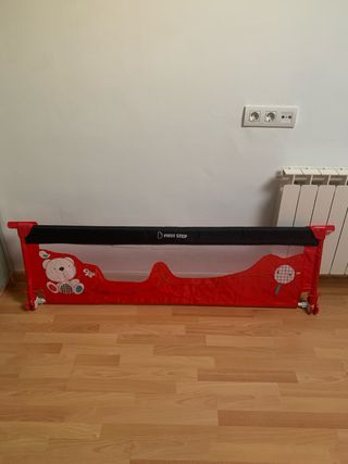 Barrera cama niños.
