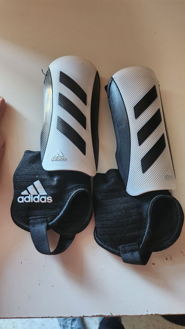 Espinilleras adidas
